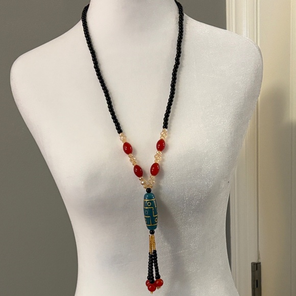 Chic Black, Amber and Red Beaded Necklace with Green Pendant - Picture 6 of 8